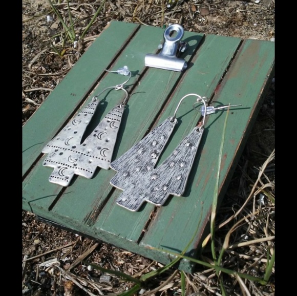 Geometrical moon stamped earrings - Picture 3 of 3